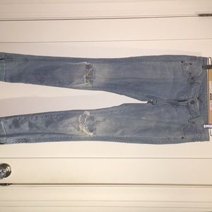 Ripped jeans in knee